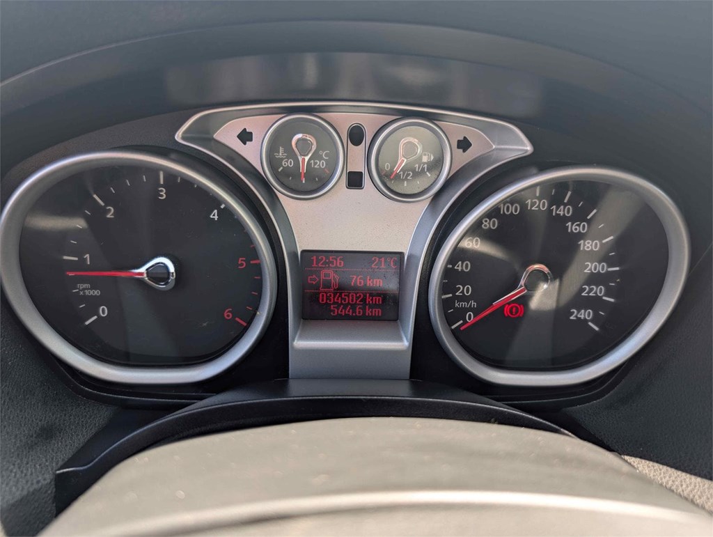 Foto 10 FORD Kuga 2.0 TDCi 2WD Trend
