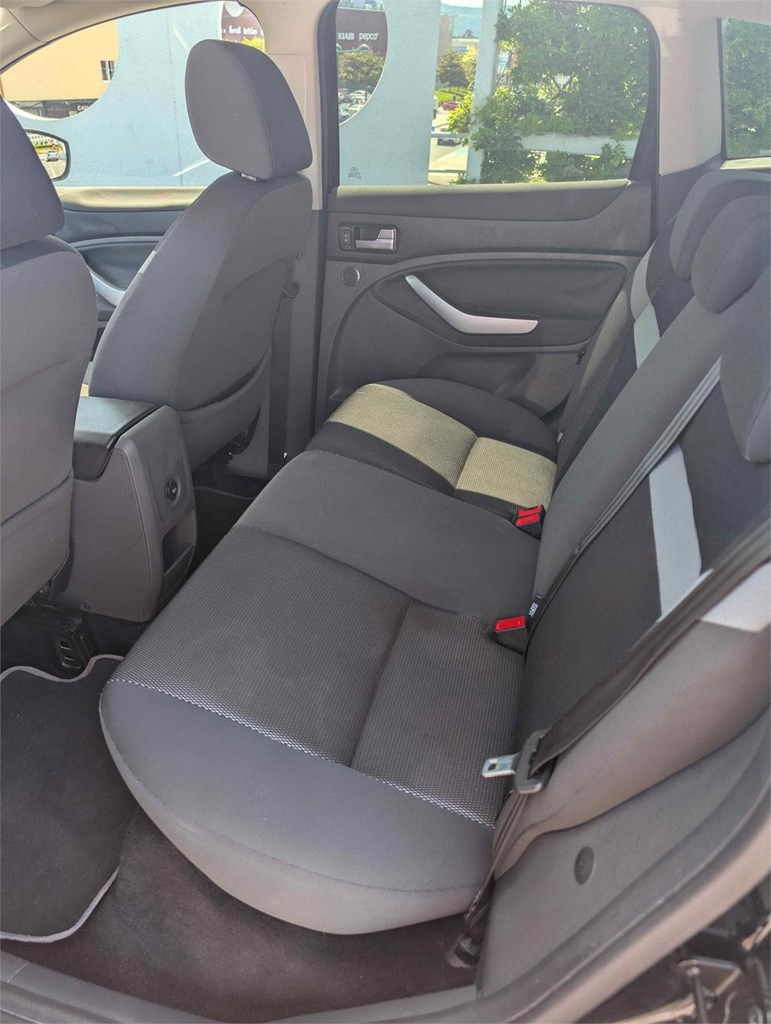 Foto 11 FORD Kuga 2.0 TDCi 2WD Trend