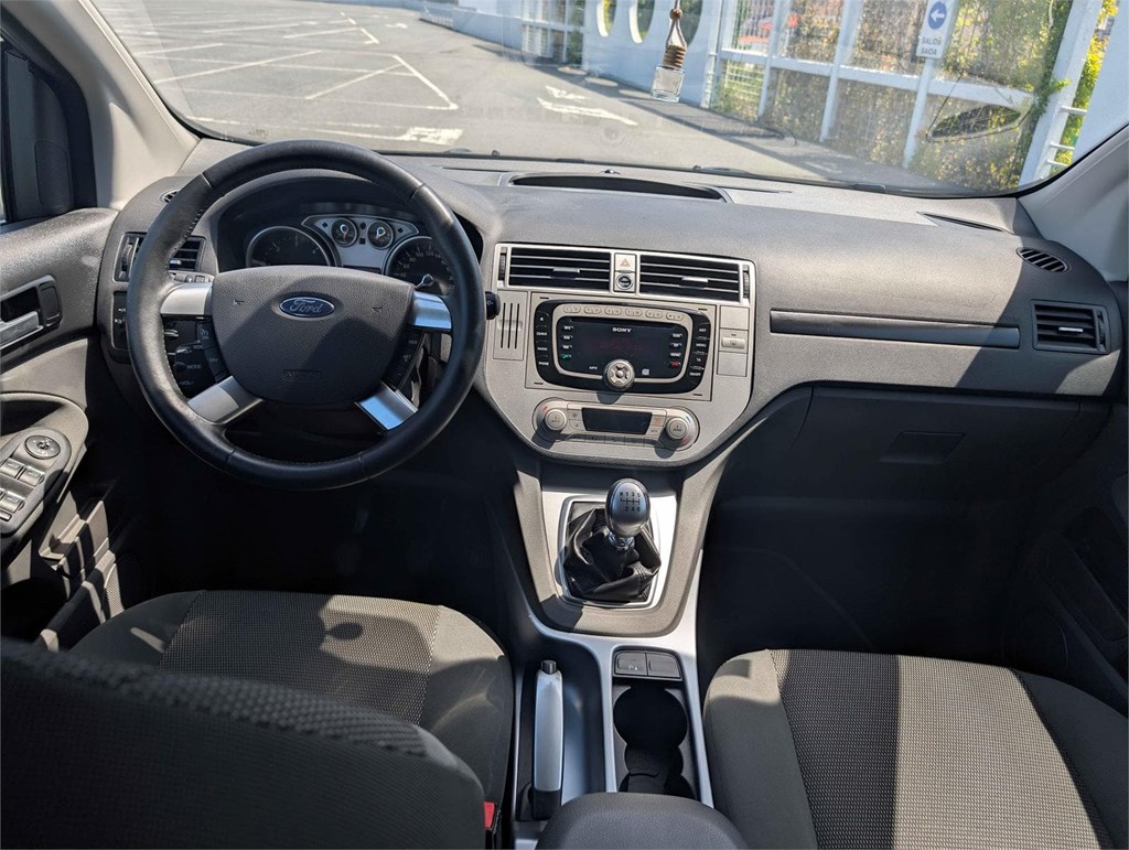 Foto 12 FORD Kuga 2.0 TDCi 2WD Trend
