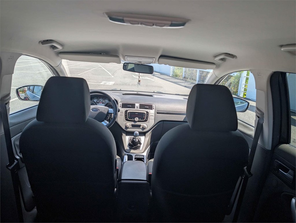 Foto 14 FORD Kuga 2.0 TDCi 2WD Trend