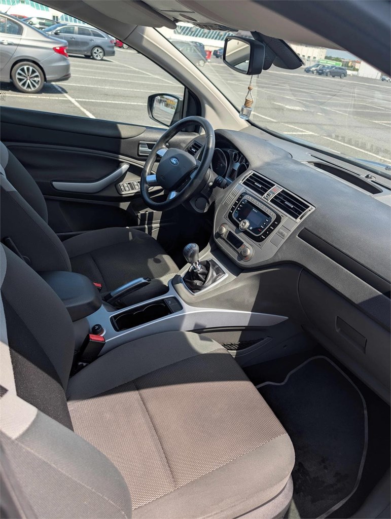 Foto 15 FORD Kuga 2.0 TDCi 2WD Trend