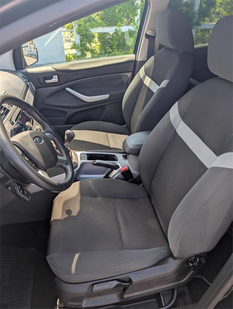 Foto 9 FORD Kuga 2.0 TDCi 2WD Trend