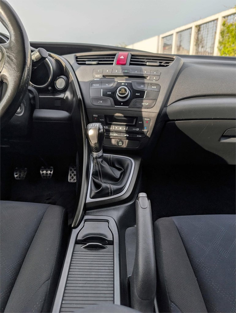 Foto 11 HONDA Civic 1.8 iVTEC Sport