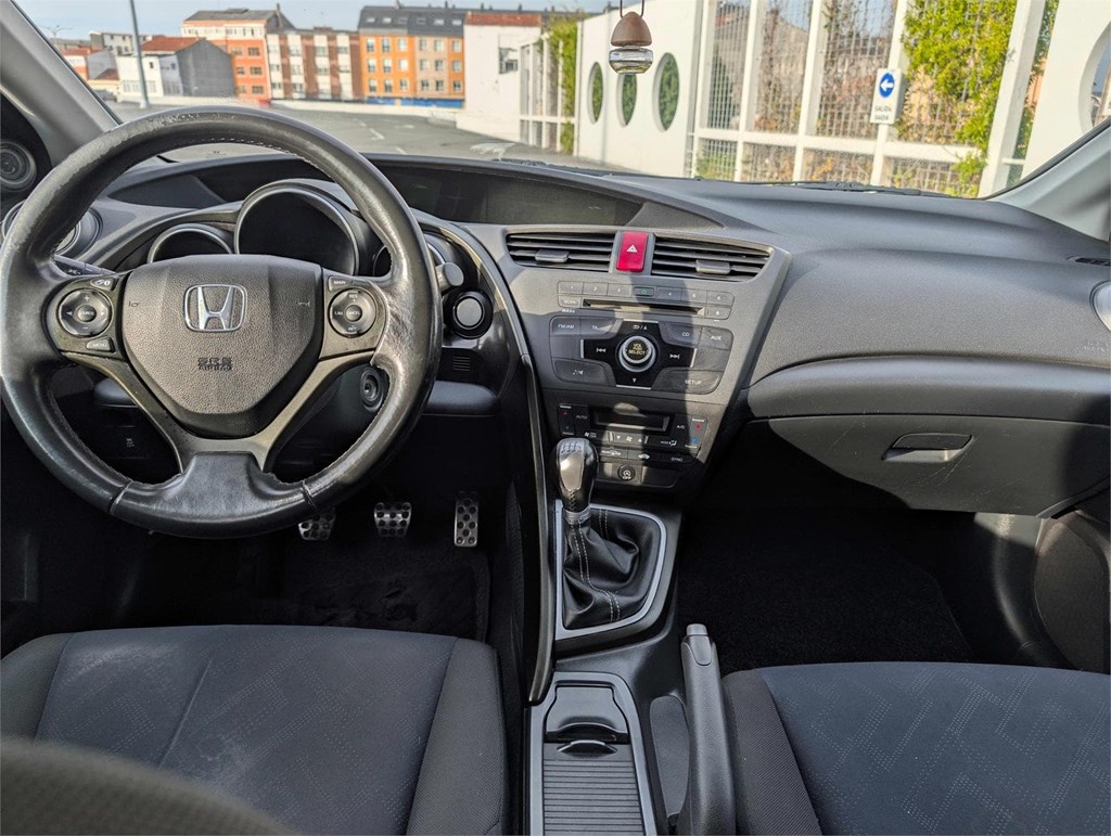 Foto 12 HONDA Civic 1.8 iVTEC Sport