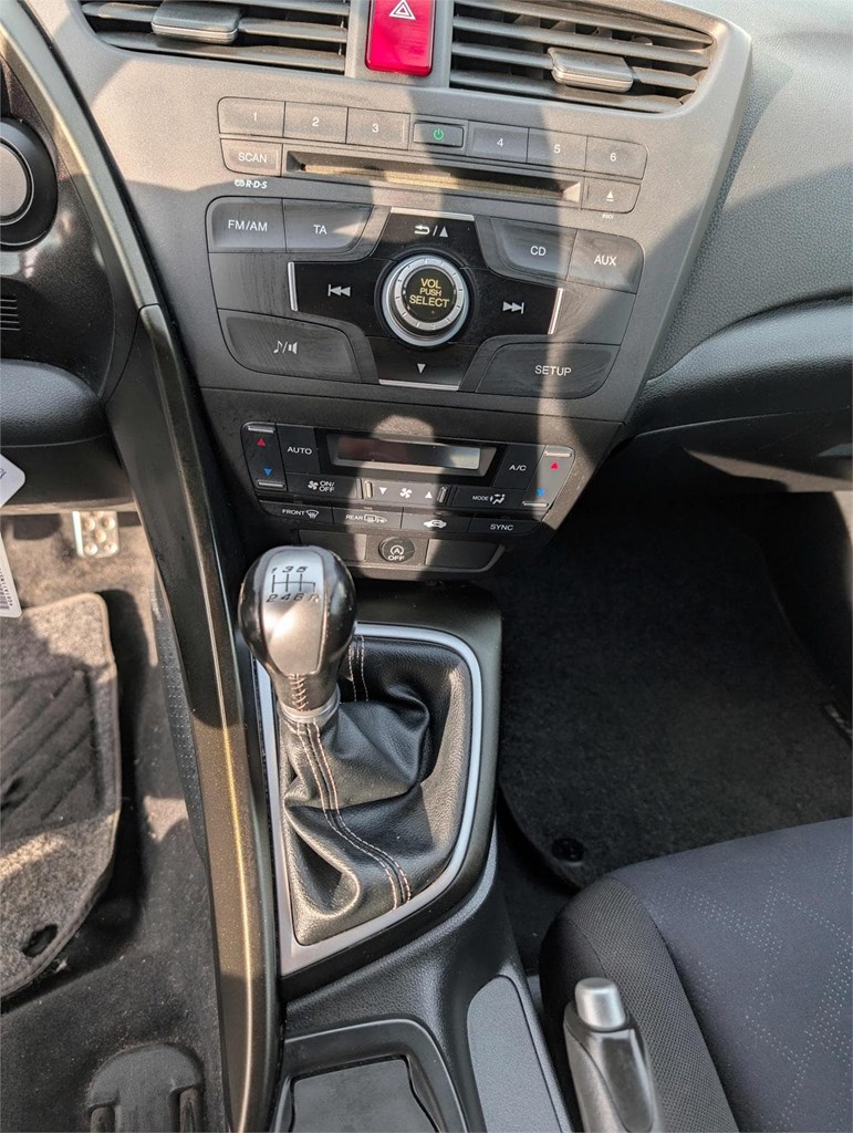 Foto 16 HONDA Civic 1.8 iVTEC Sport