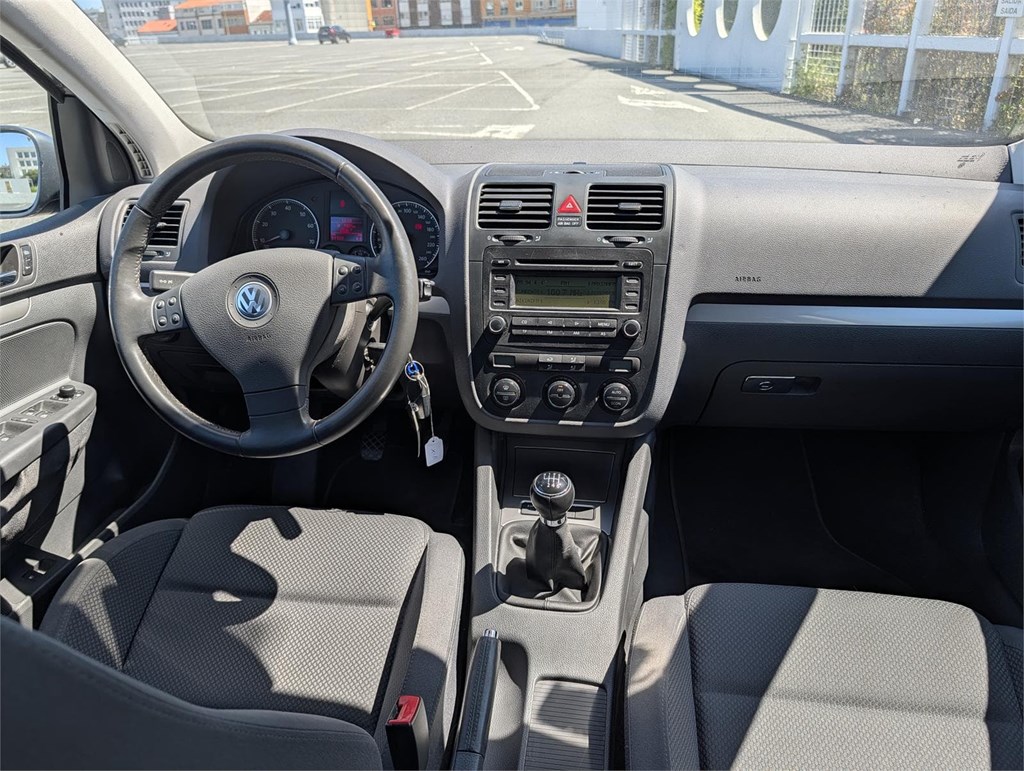 Foto 11 Volkswagen Golf V 2.0 FSI Sportline