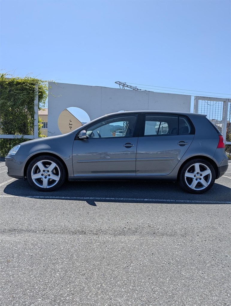 Foto 2 Volkswagen Golf V 2.0 FSI Sportline