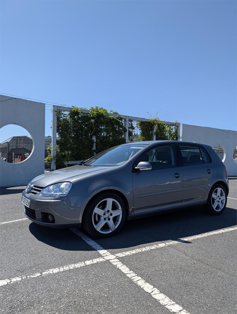 Foto 4 Volkswagen Golf V 2.0 FSI Sportline