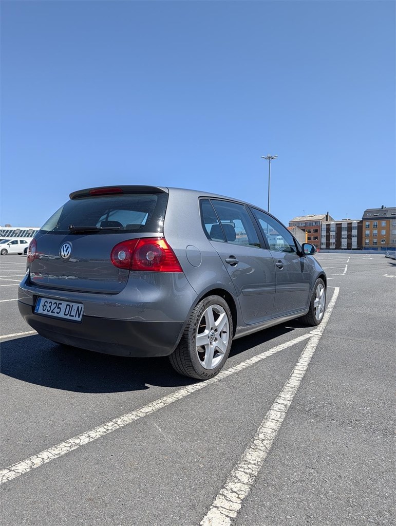 Foto 6 Volkswagen Golf V 2.0 FSI Sportline