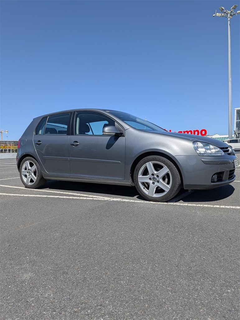 Foto 7 Volkswagen Golf V 2.0 FSI Sportline